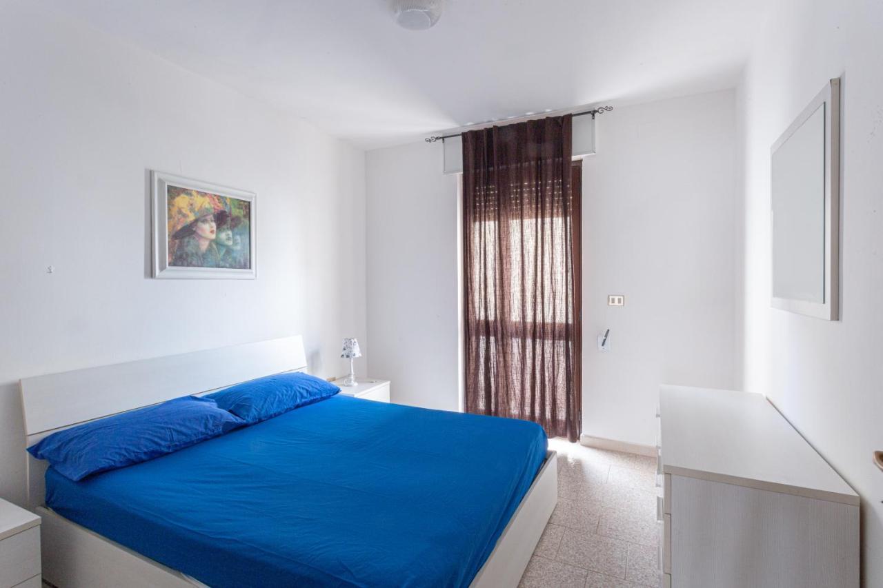 Appartamento A 150 M Dal Mare Climatizzato Con Bellissimo Patio Esterno Torre Pali Ngoại thất bức ảnh